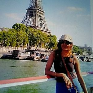 Meet your Posher, Paris